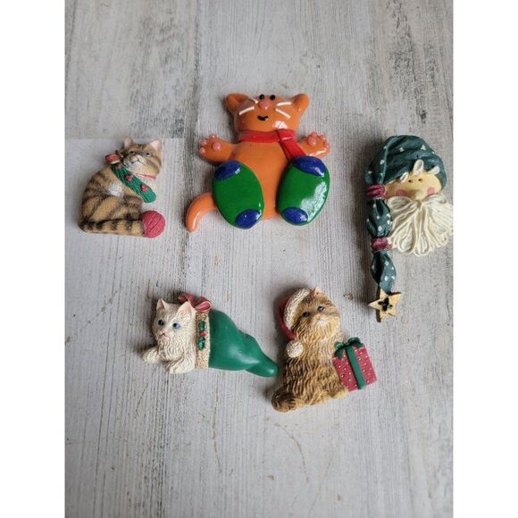 Unique Christmas cat fridge magnet wreath gifts Santa hat Xmas set - Picture 2 of 7